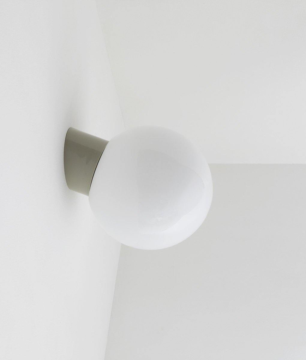 Applique inclinée "Bauhaus" gris perle, verrerie boule, grand modèle