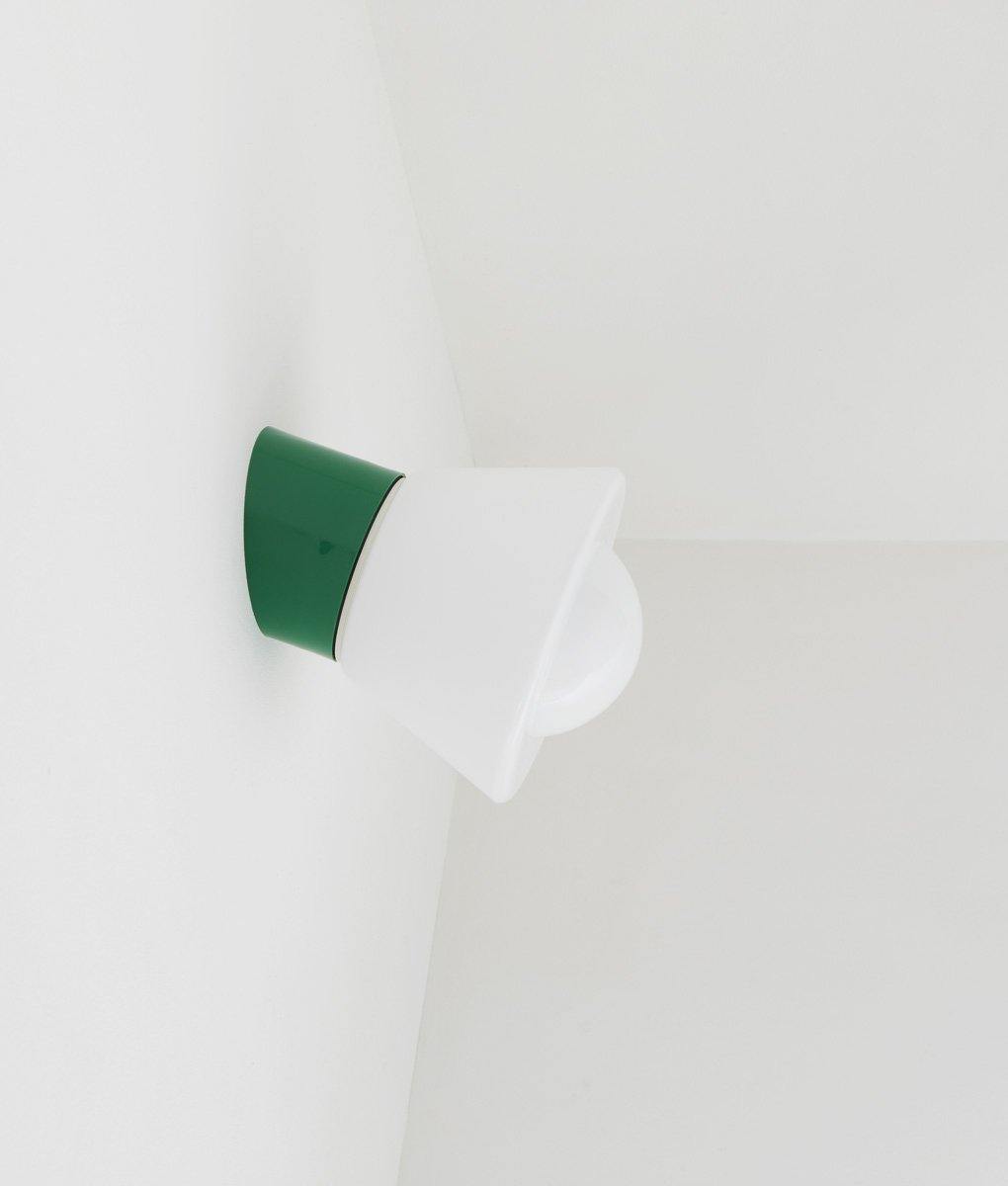 La Quincaillerie moderne - Applique / plafonnier "Bauhaus", vert prairie opaline blanche