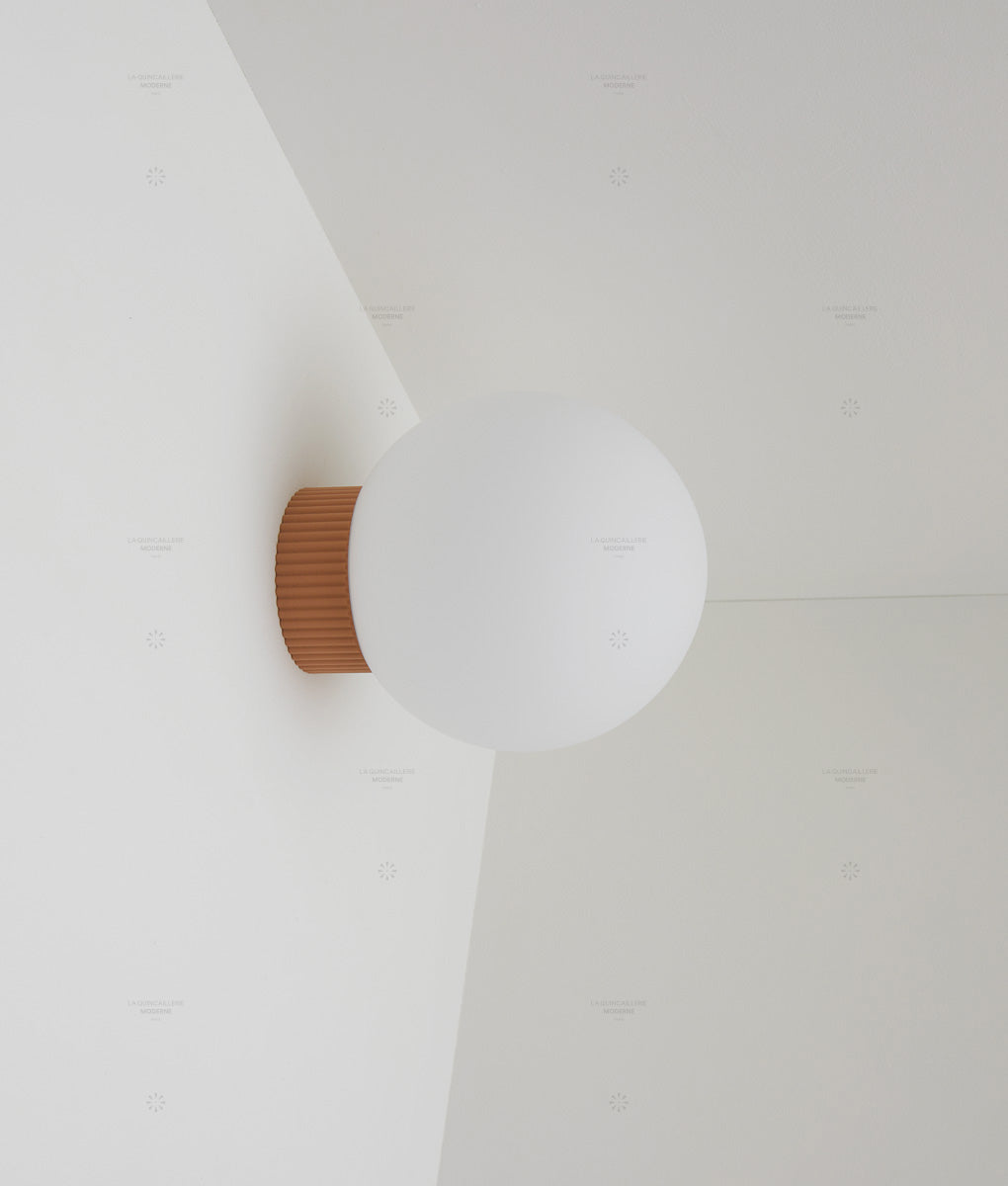 Applique "Colonnade", base à fines cannelures, verrerie boule mate, grand modèle, vieux rose