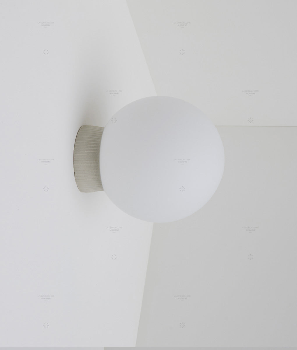 Applique en porcelaine industrielle "Grège" globe mate, grand modèle