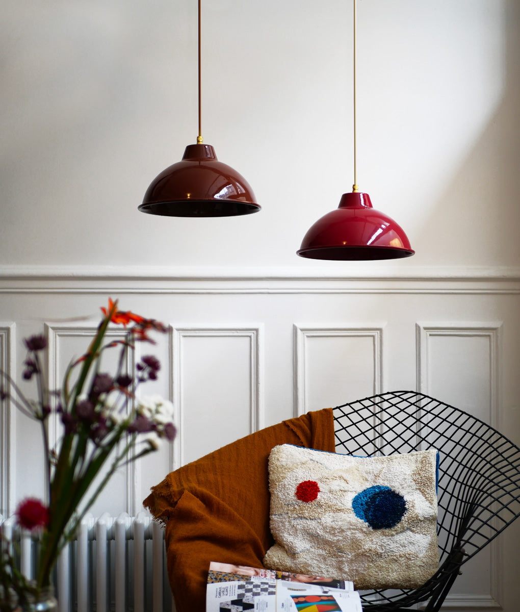 Suspension "Rétro", modèle I, abat-jour en métal émaillé