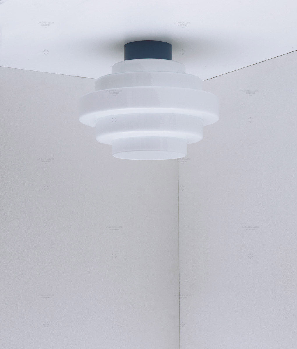 La Quincaillerie moderne - Plafonnier "En cascade", bleu de prusse opaline blanche