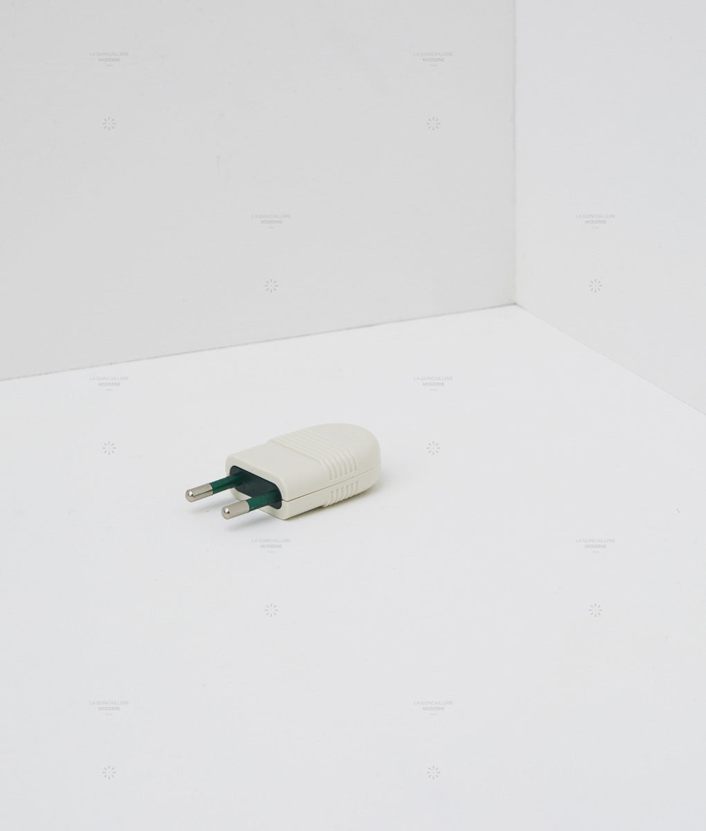 Prise blanche fabriquée en Italie