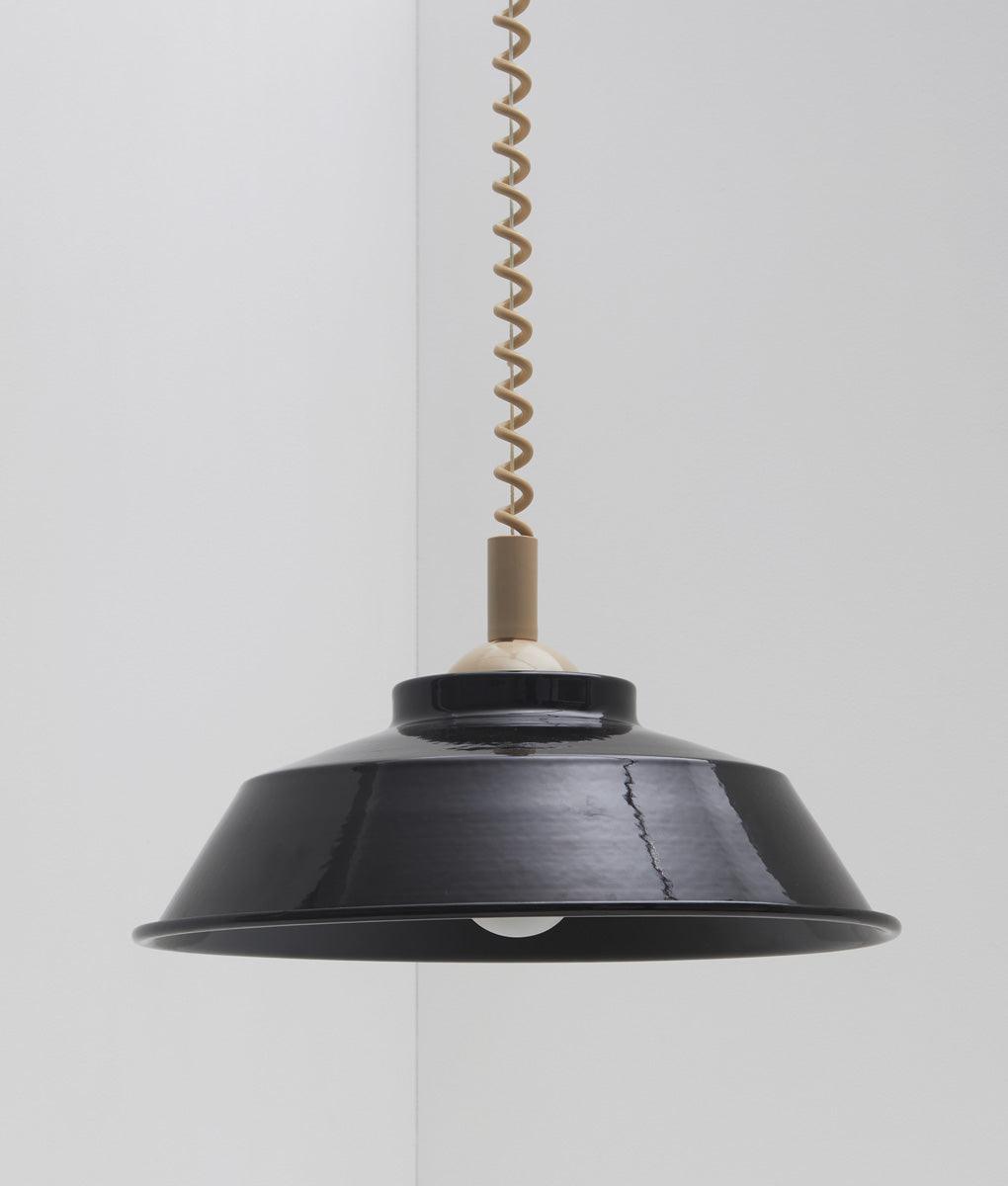Suspension monte et baisse "Après-midi", câble beige, abat-jour en métal émaillé