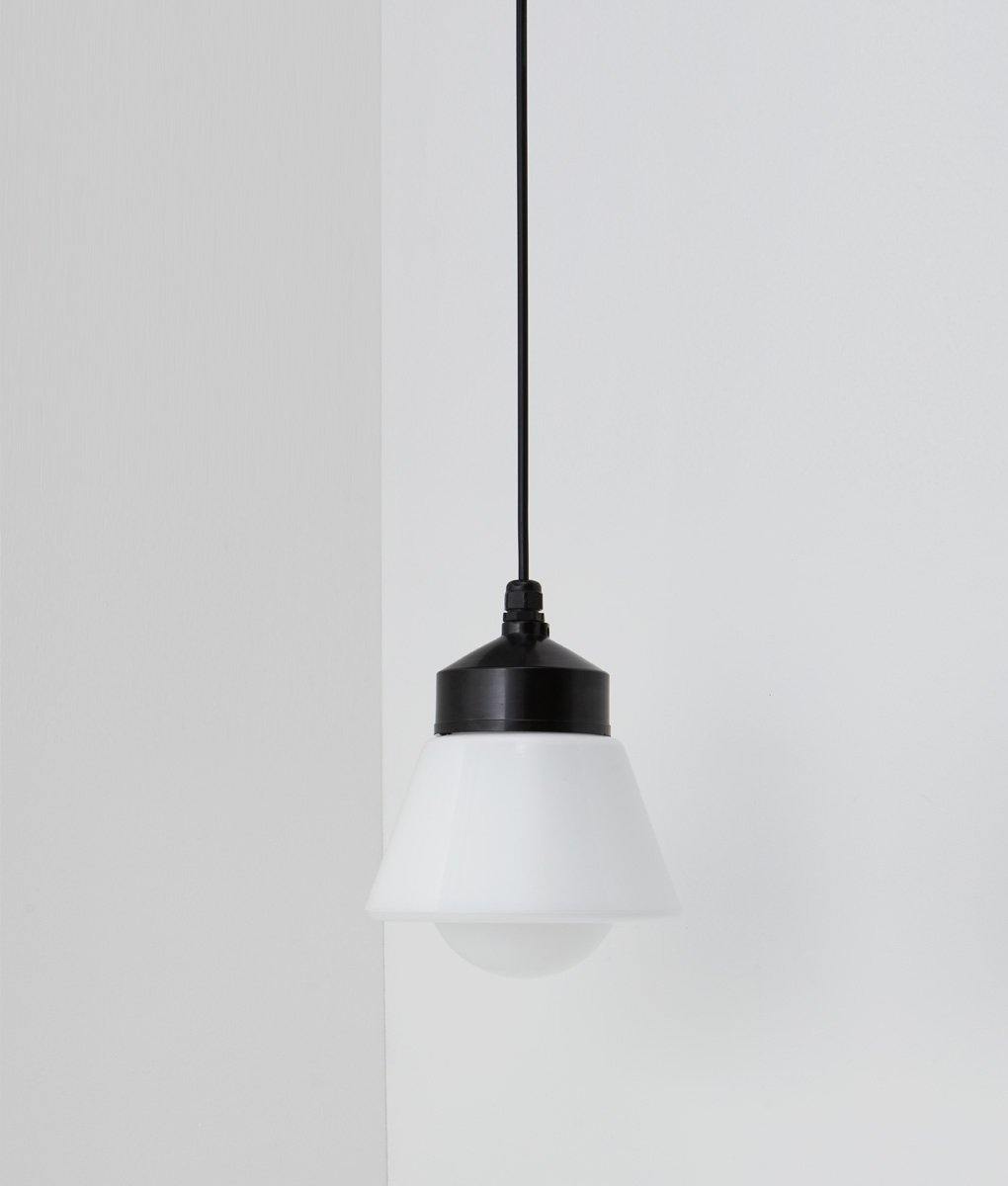 La Quincaillerie moderne - Suspension "Bauhaus", noir opaline blanche