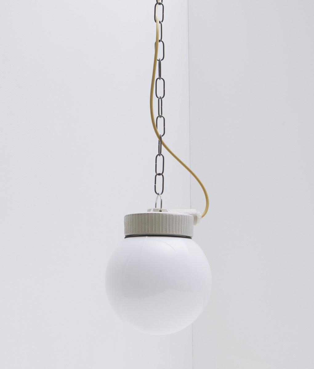 Suspension industrielle porcelaine et opaline satinée "Grège", câble crème