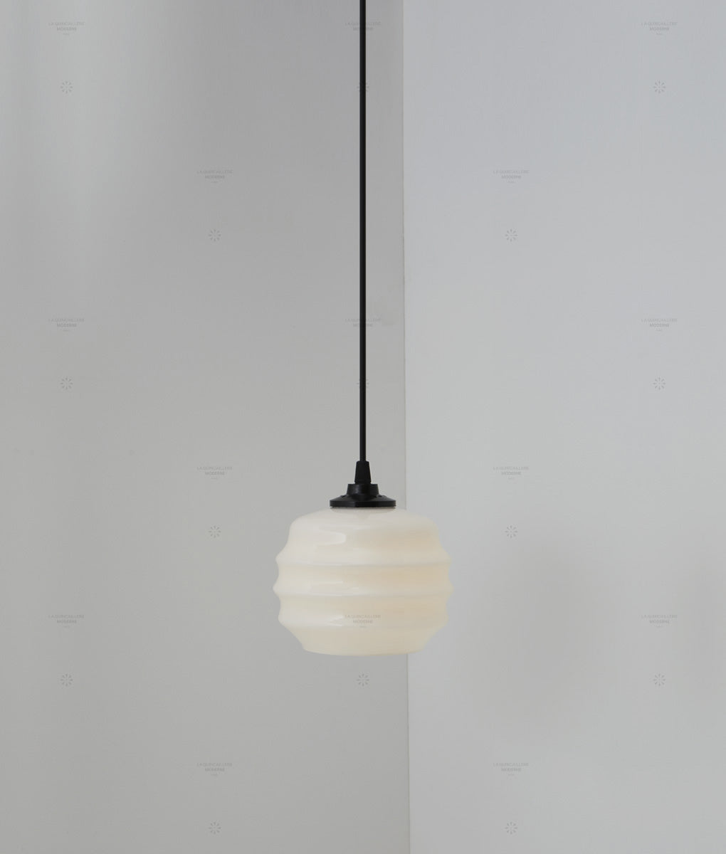 Suspension "Plissé" courte en opaline blanche