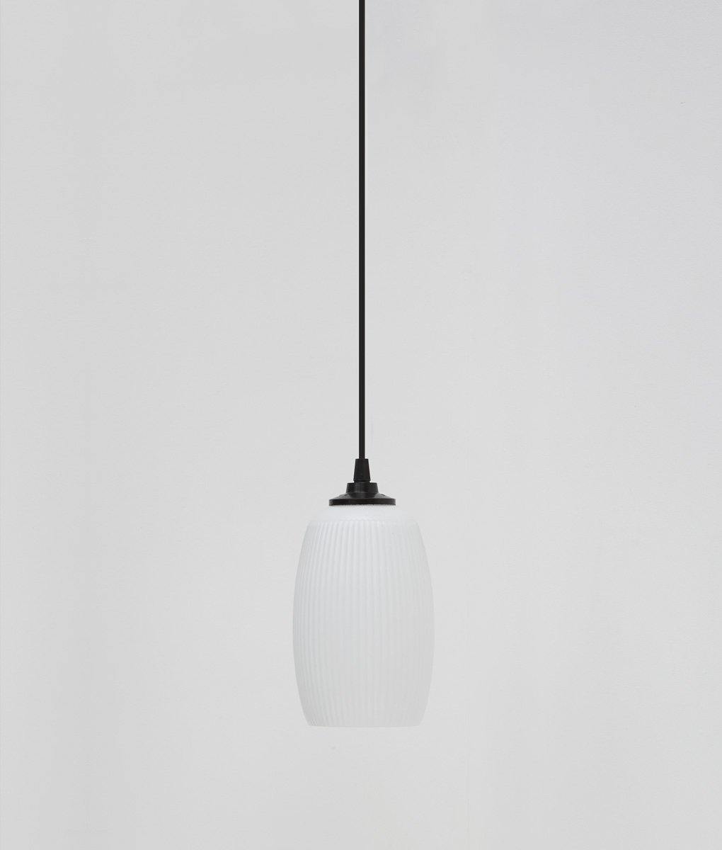 Suspension "Plissé" longue en opaline blanche