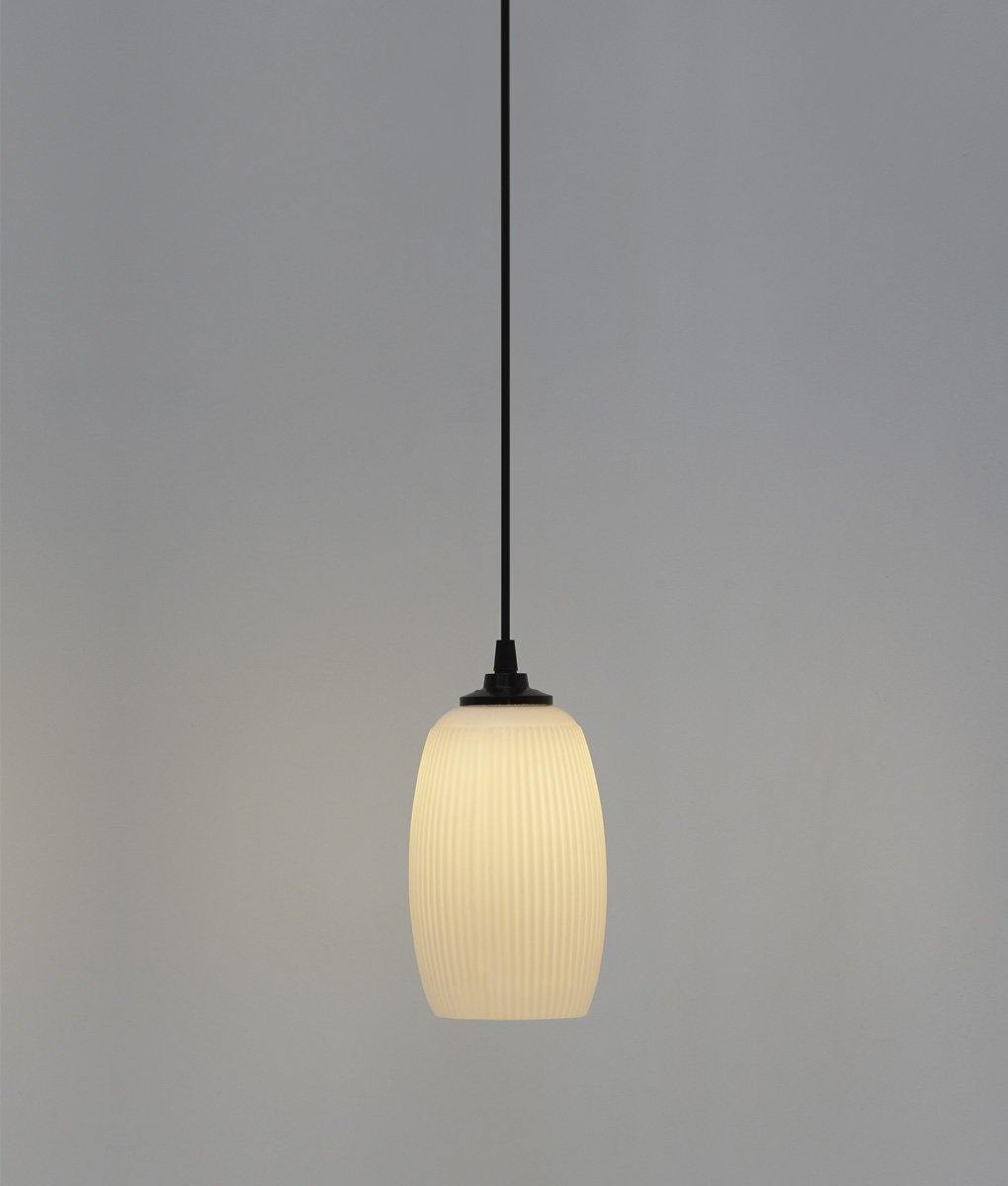 Suspension "Plissé" longue en opaline blanche