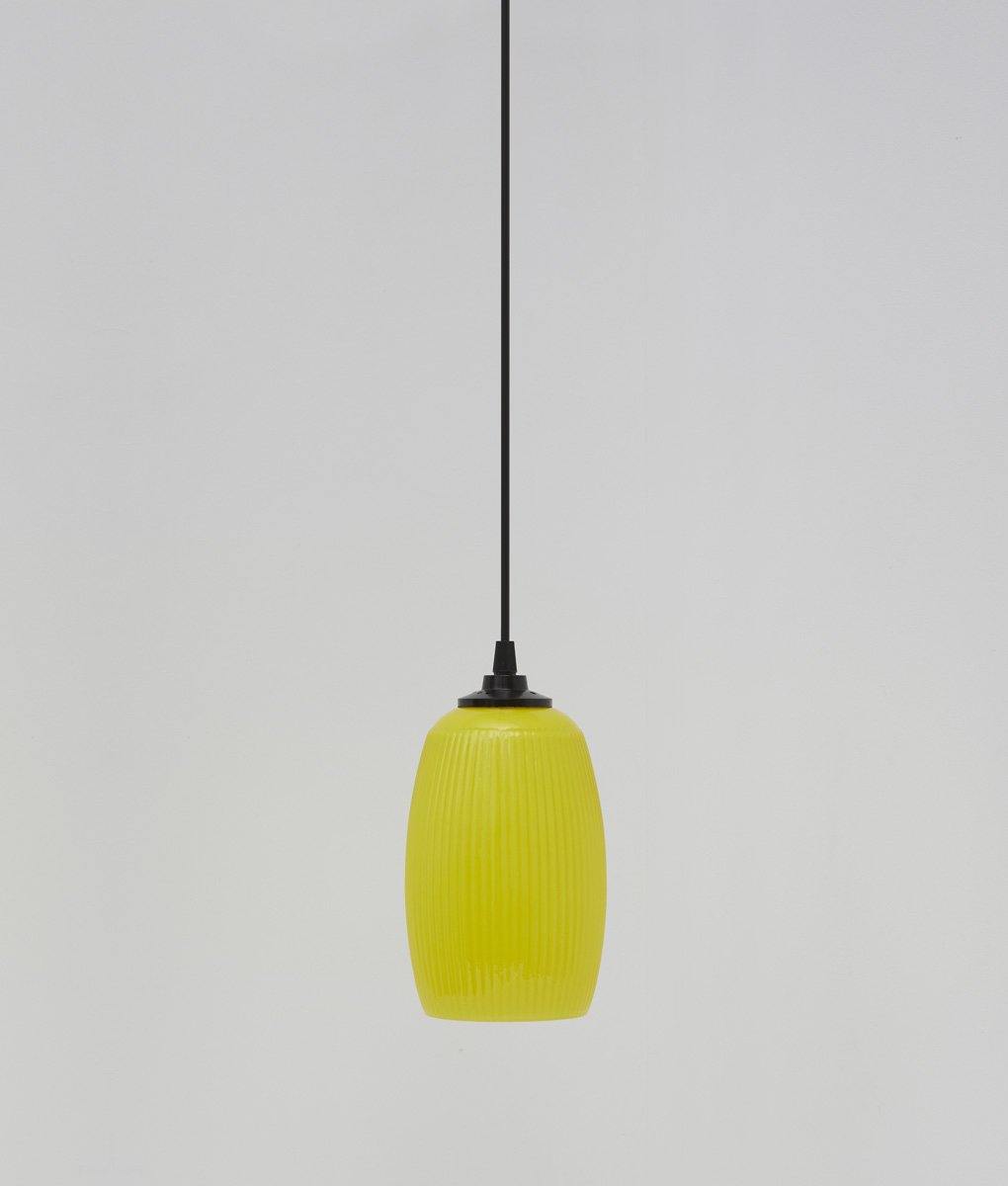 Suspension "Plissé" longue en opaline jaune