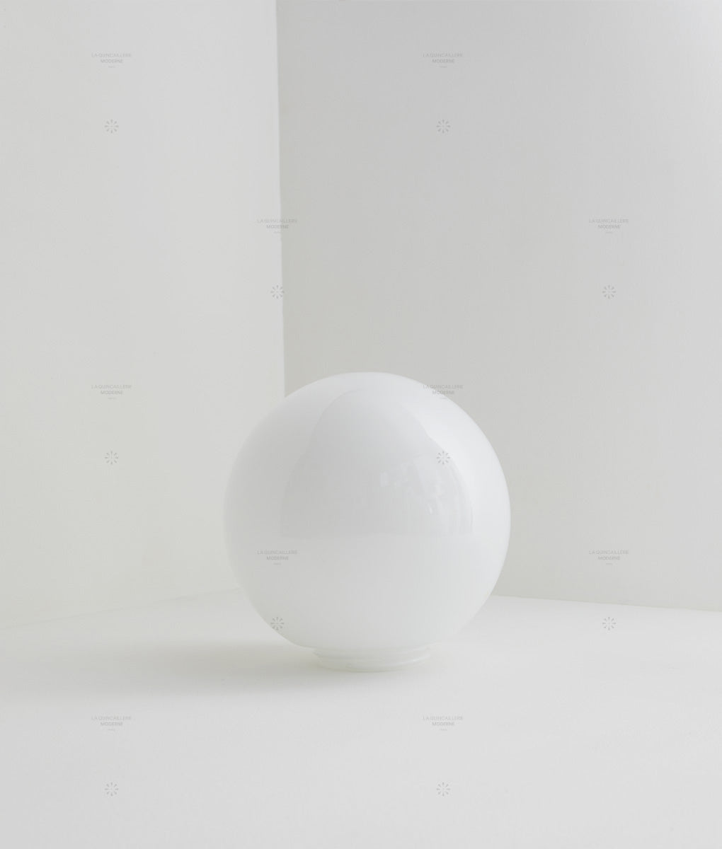 Verrerie boule à visser en opaline brillante, grand modèle, filetage ø 84,5 mm - La Quincaillerie moderne