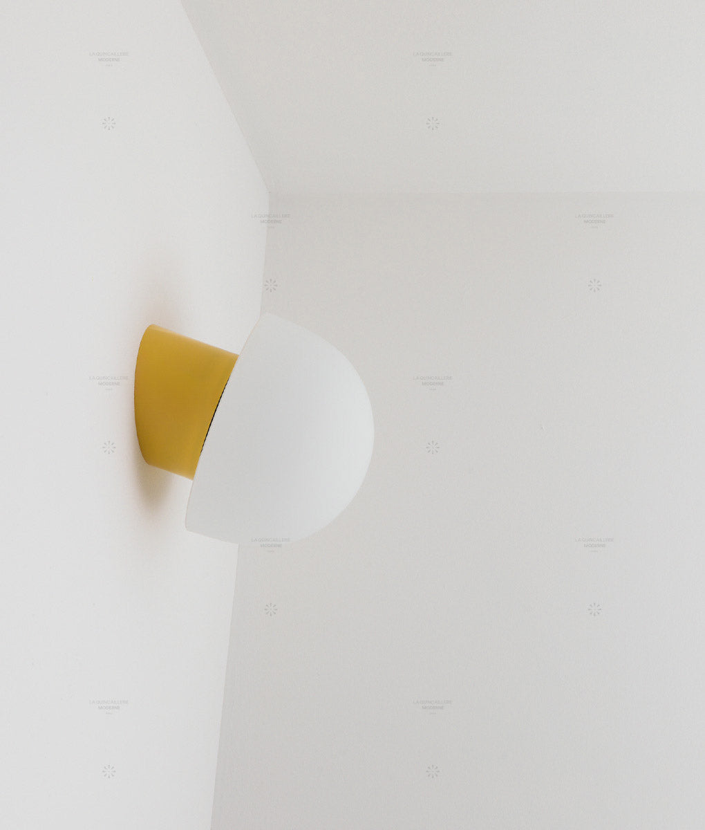 La Quincaillerie moderne - Applique / plafonnier "Bauhaus", jaune tournesol opaline blanche