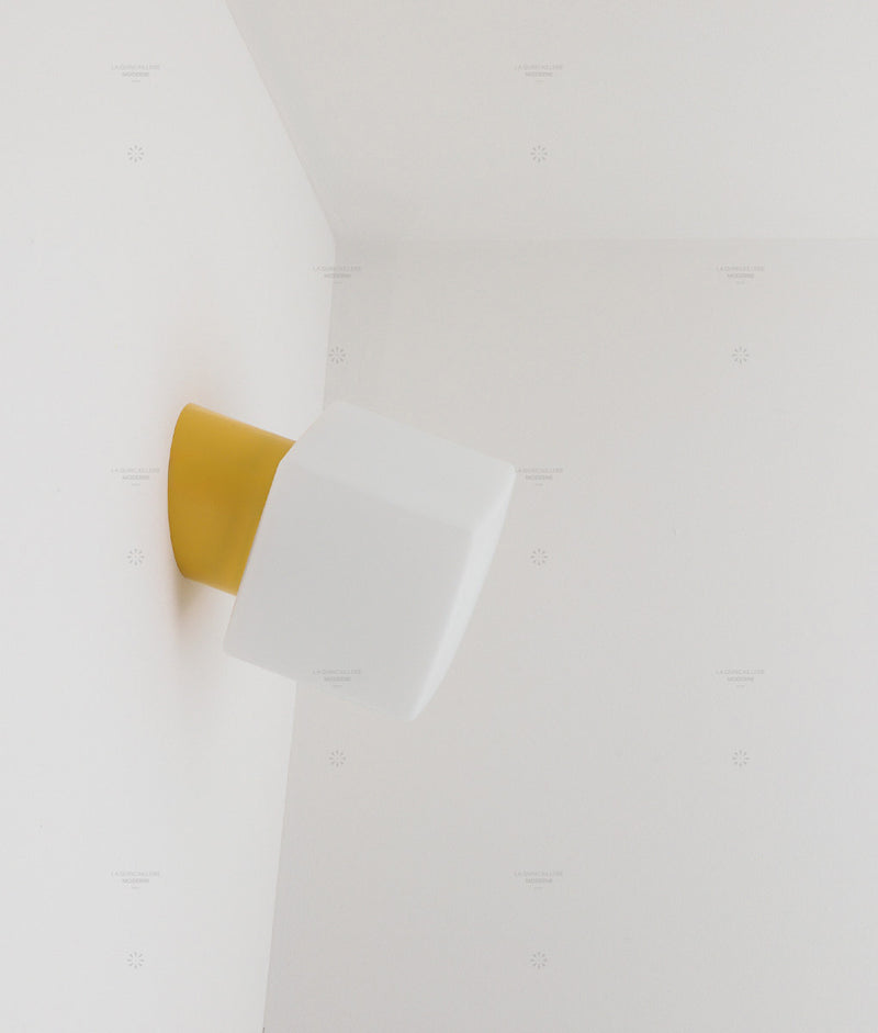 La Quincaillerie moderne - Applique / plafonnier "Bauhaus", jaune tournesol opaline blanche