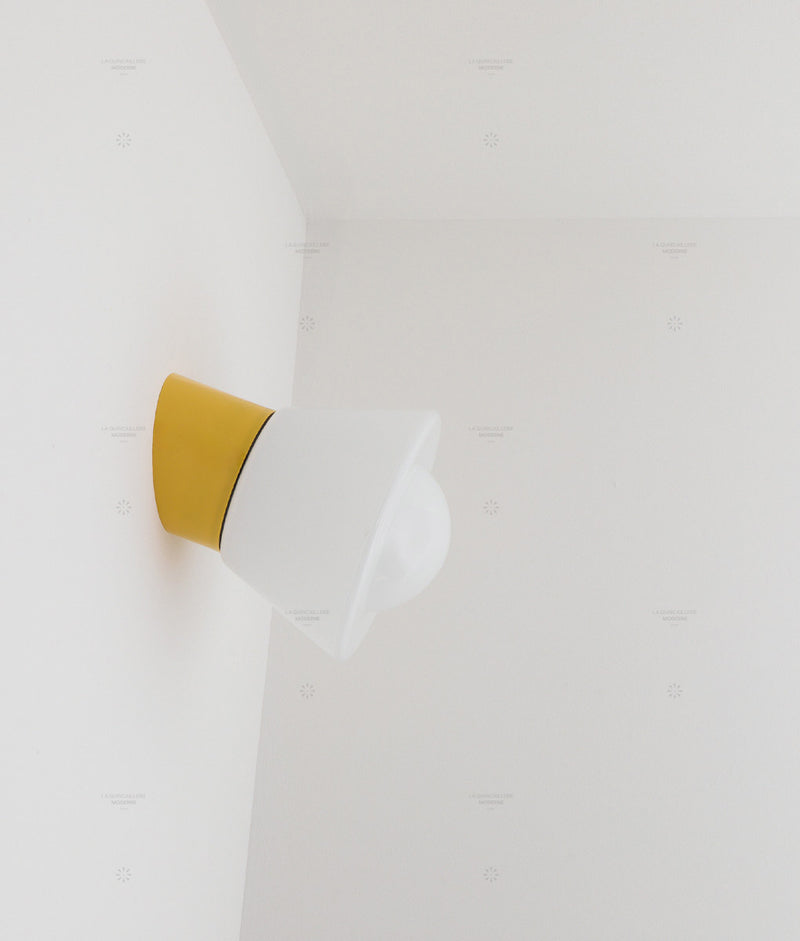 La Quincaillerie moderne - Applique / plafonnier "Bauhaus", jaune tournesol opaline blanche