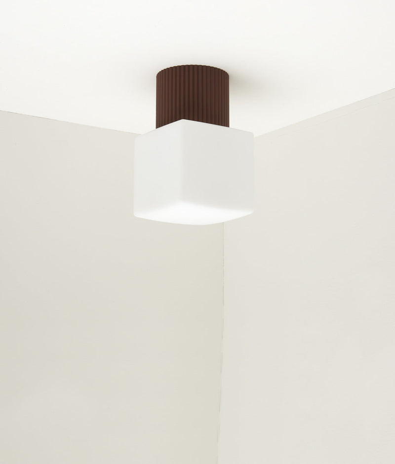 Applique Colonnade Opaline La Quincaillerie moderne Bold Design