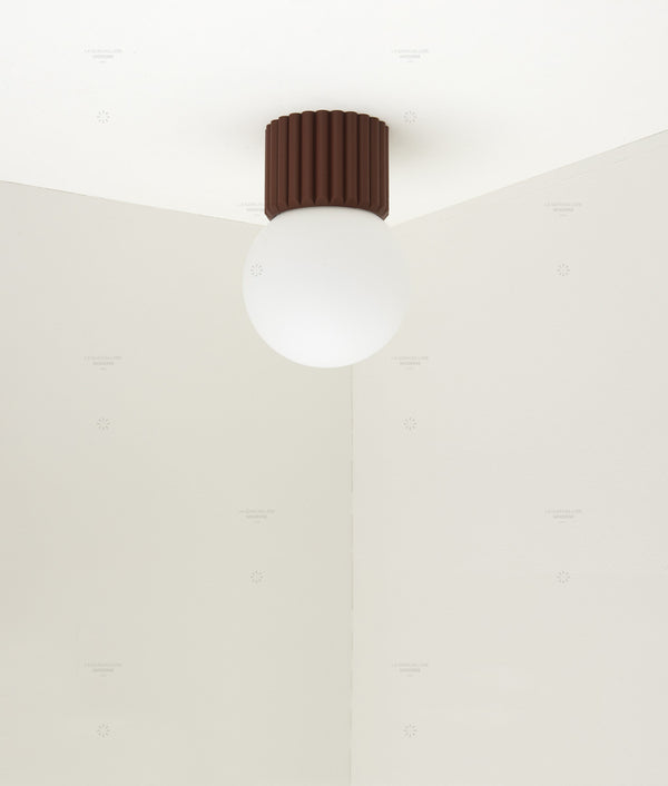 Applique Colonnade Opaline La Quincaillerie moderne Bold Design