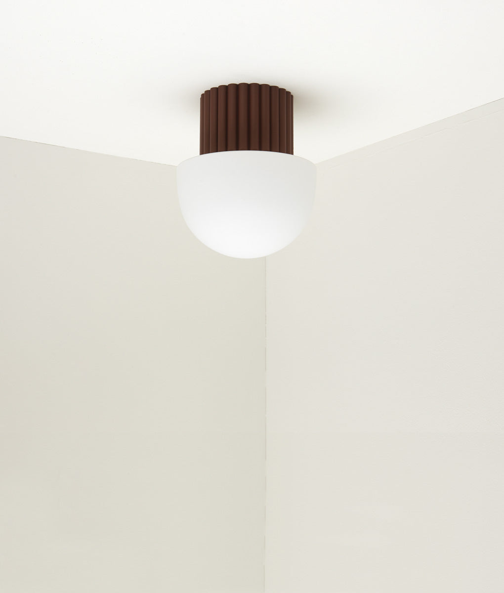 Applique Colonnade Opaline La Quincaillerie moderne Bold Design