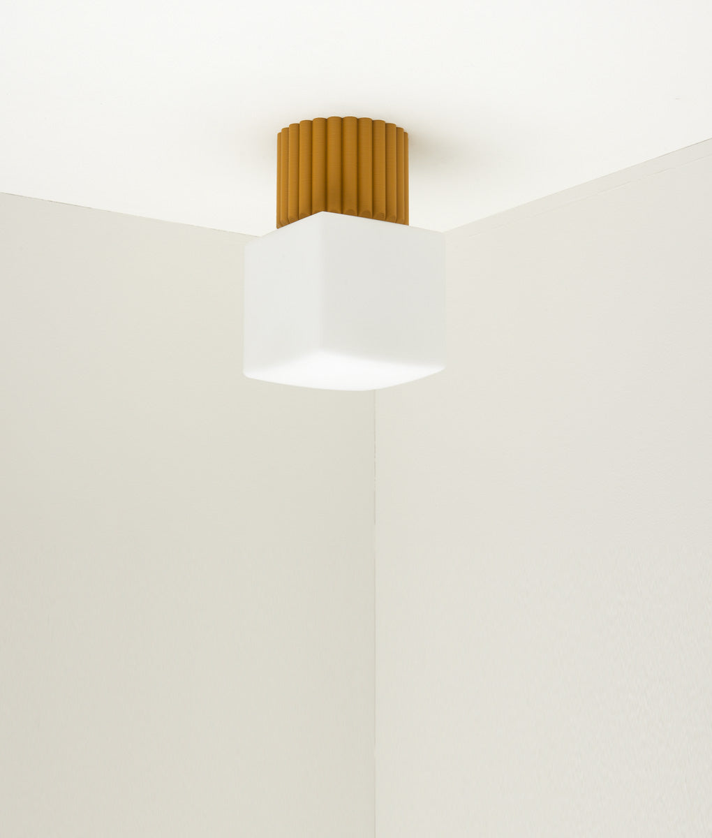 Applique Colonnade Opaline La Quincaillerie moderne Bold Design