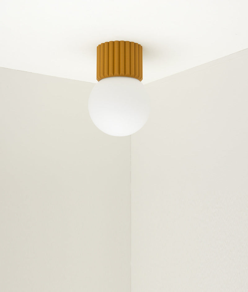 Applique Colonnade Opaline La Quincaillerie moderne Bold Design