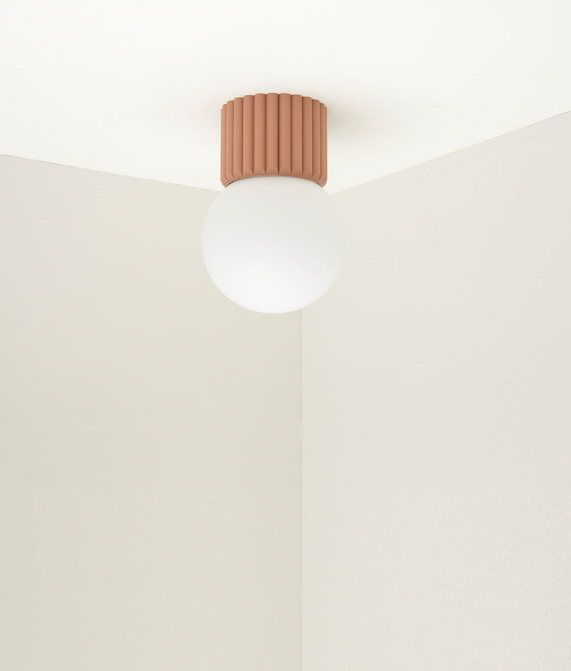 Applique Colonnade Opaline La Quincaillerie moderne Bold Design