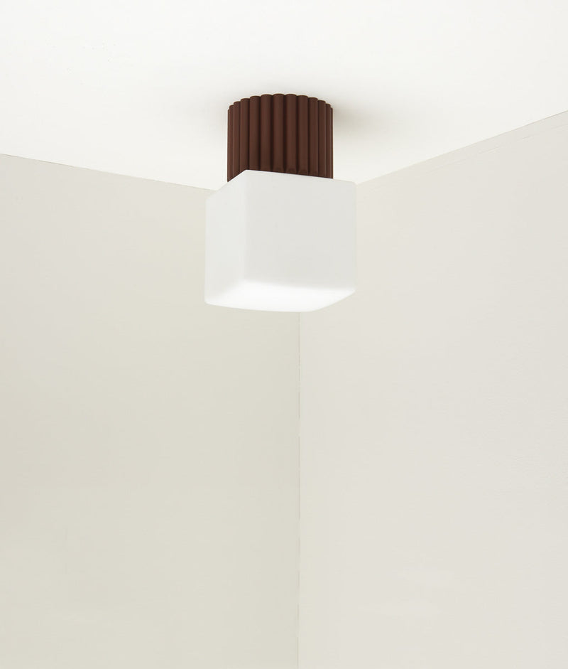 Applique Colonnade Opaline La Quincaillerie moderne Bold Design