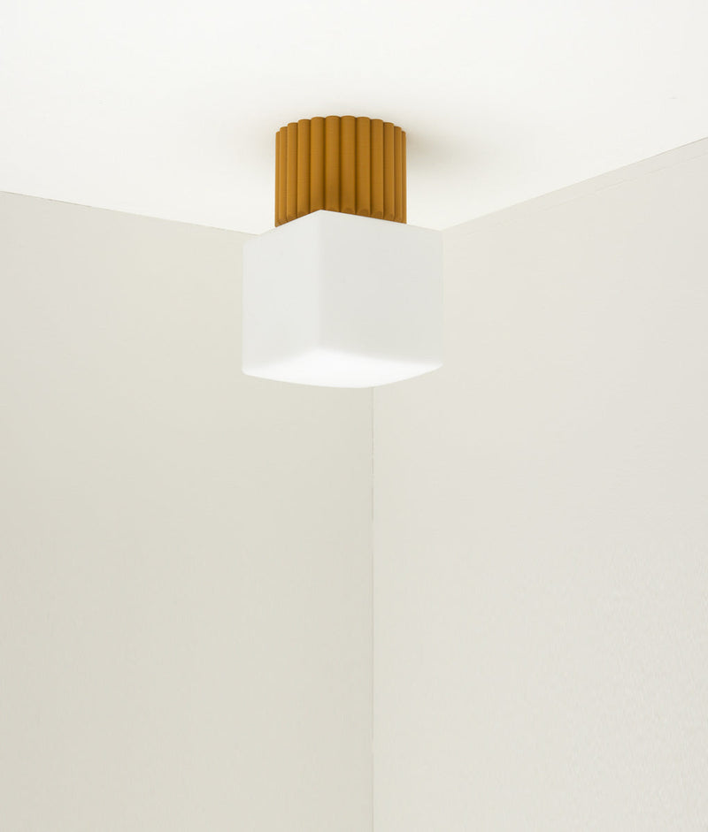Applique Colonnade Opaline La Quincaillerie moderne Bold Design