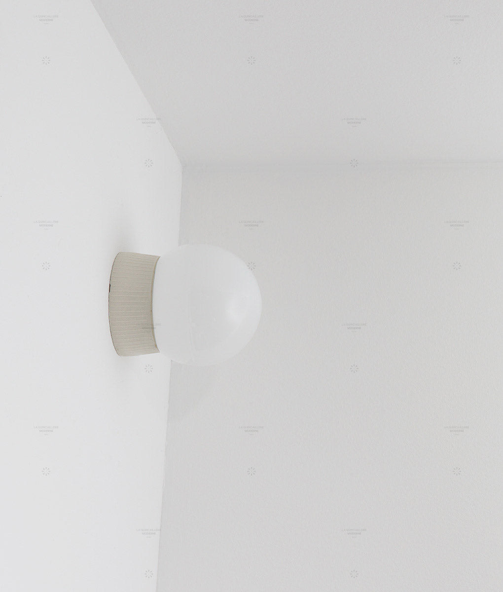 La Quincaillerie moderne - applique "Grège" en porcelaine industrielle et verre opalin - Fabriqué en Europe et assemblé à Paris