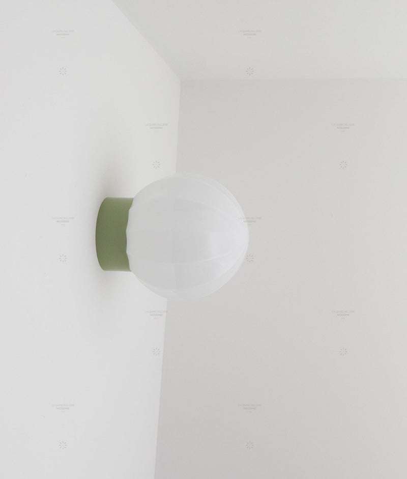 La Quincaillerie moderne - Applique "Movida" droite, vert sauge opaline blanc