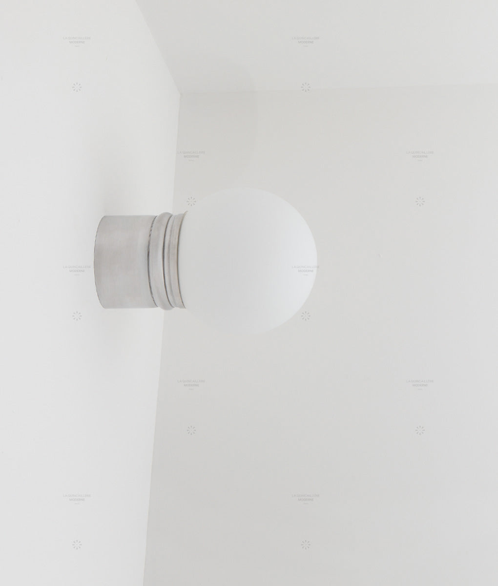 La Quincaillerie moderne - Applique / plafonnier "Odyssée", aluminium brossé, opaline blanche