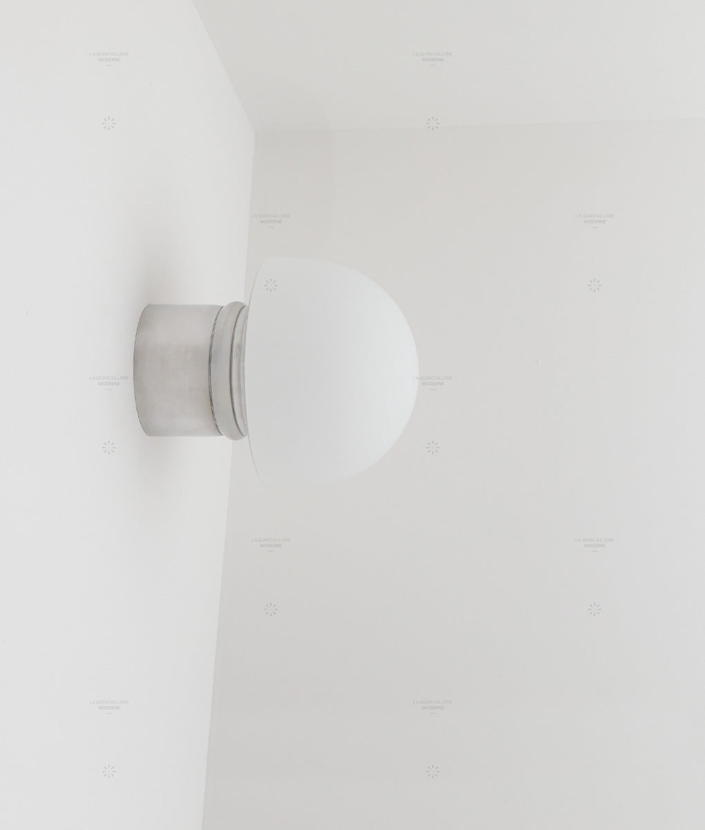 La Quincaillerie moderne - Applique / plafonnier "Odyssee", aluminium brossé, opaline blanche