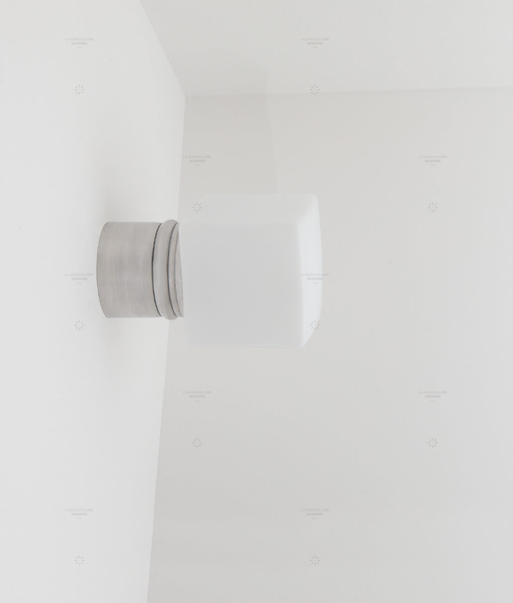 La Quincaillerie moderne - Applique / plafonnier "Odyssee", aluminium brossé, opaline blanche