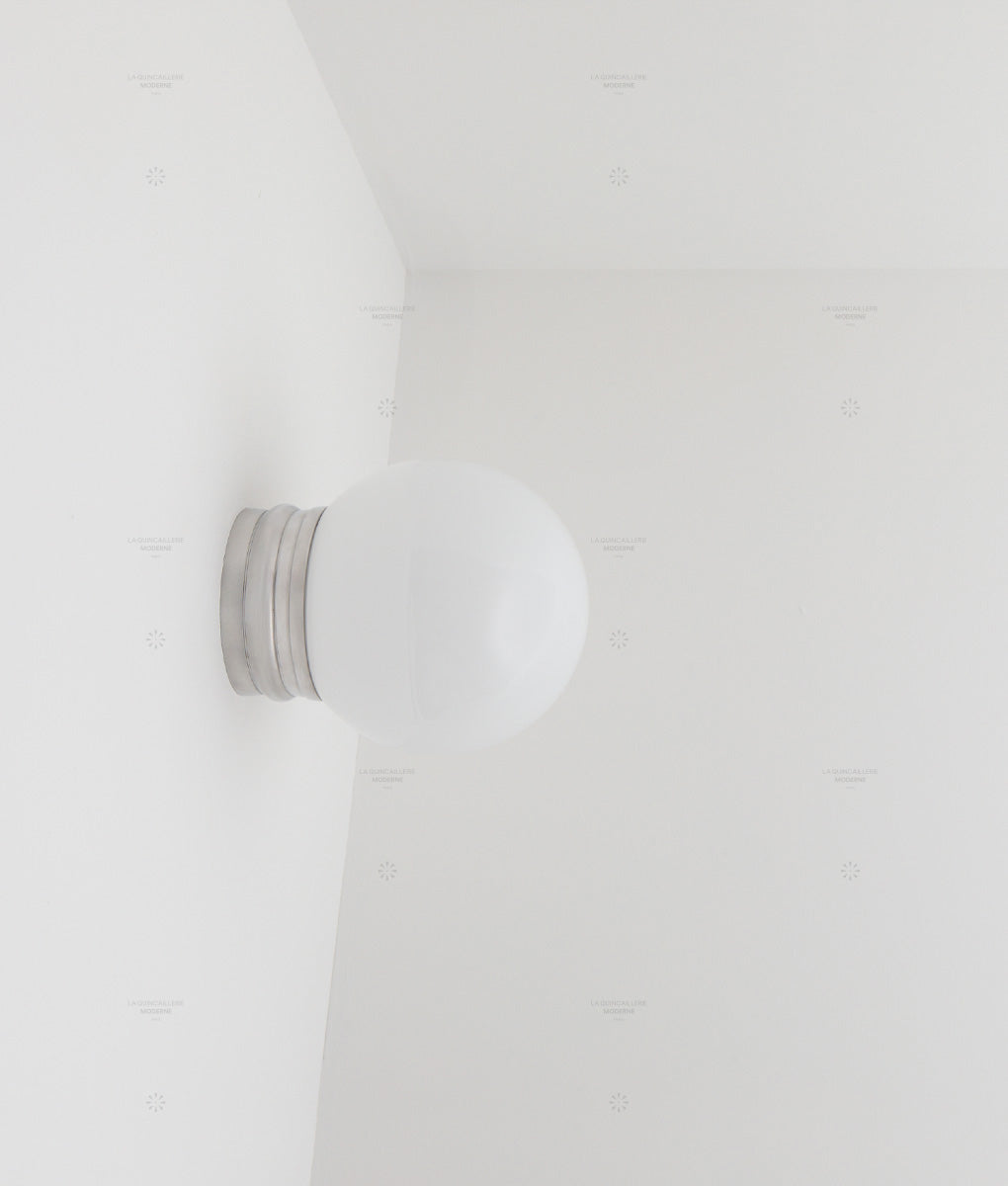 La Quincaillerie moderne - Applique / plafonnier "Odyssee", aluminium brossé, opaline blanche