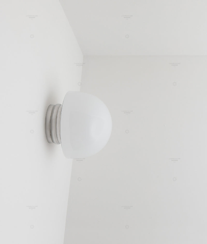 La Quincaillerie moderne - Applique / plafonnier "Odyssee", aluminium brossé, opaline blanche