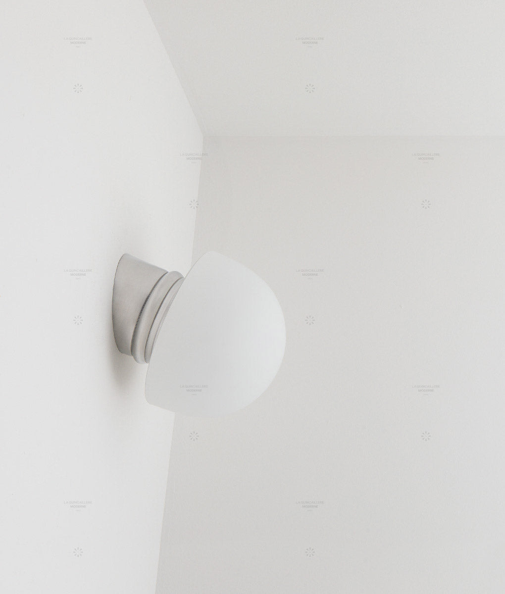 La Quincaillerie moderne - Applique / plafonnier "Odyssée", aluminium brossé, opaline blanche