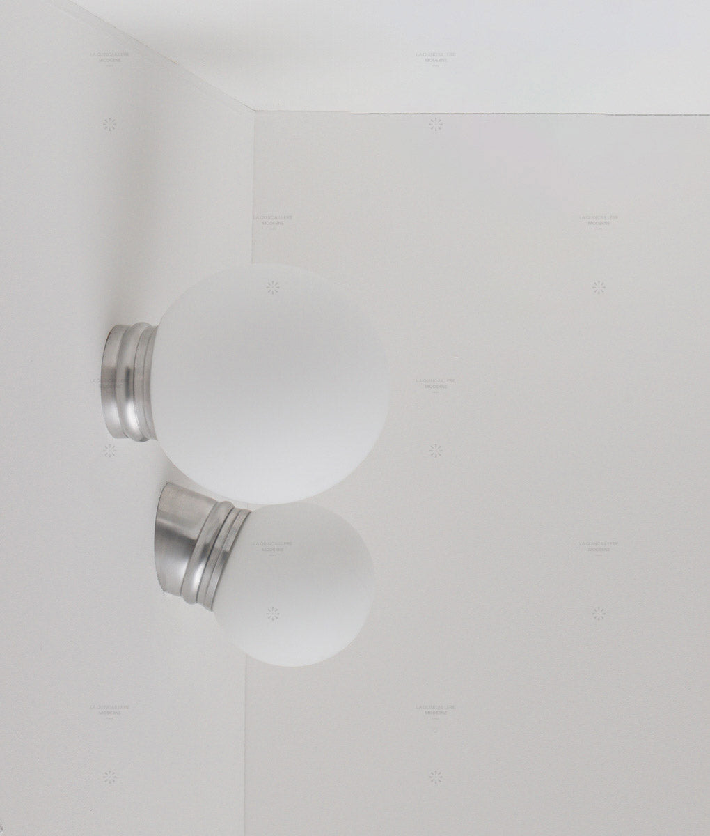 La Quincaillerie moderne - Applique / plafonnier "Odyssee", aluminium brossé, opaline blanche