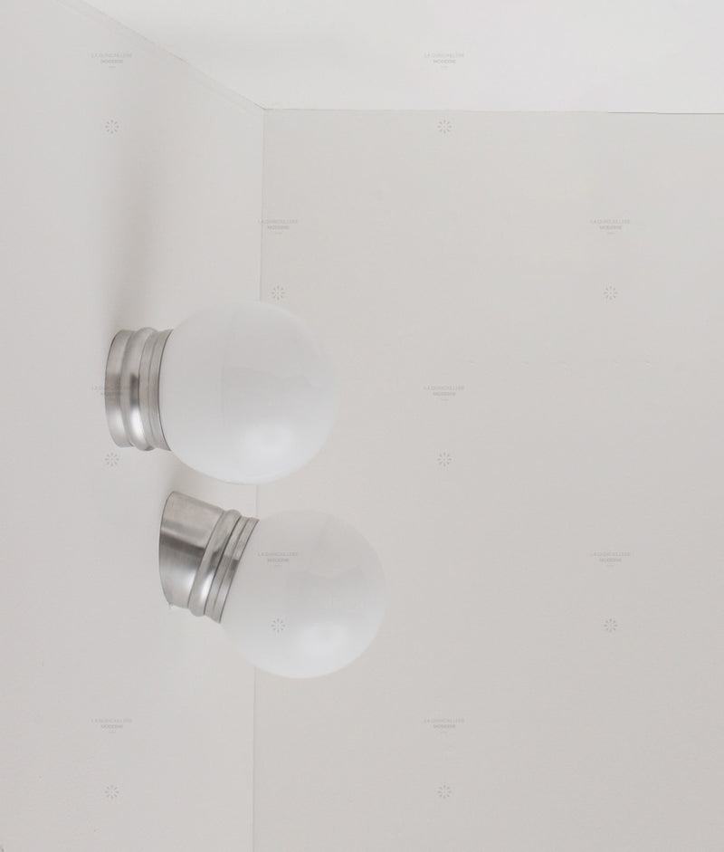 La Quincaillerie moderne - Applique / plafonnier "Odyssee", aluminium brossé, opaline blanche