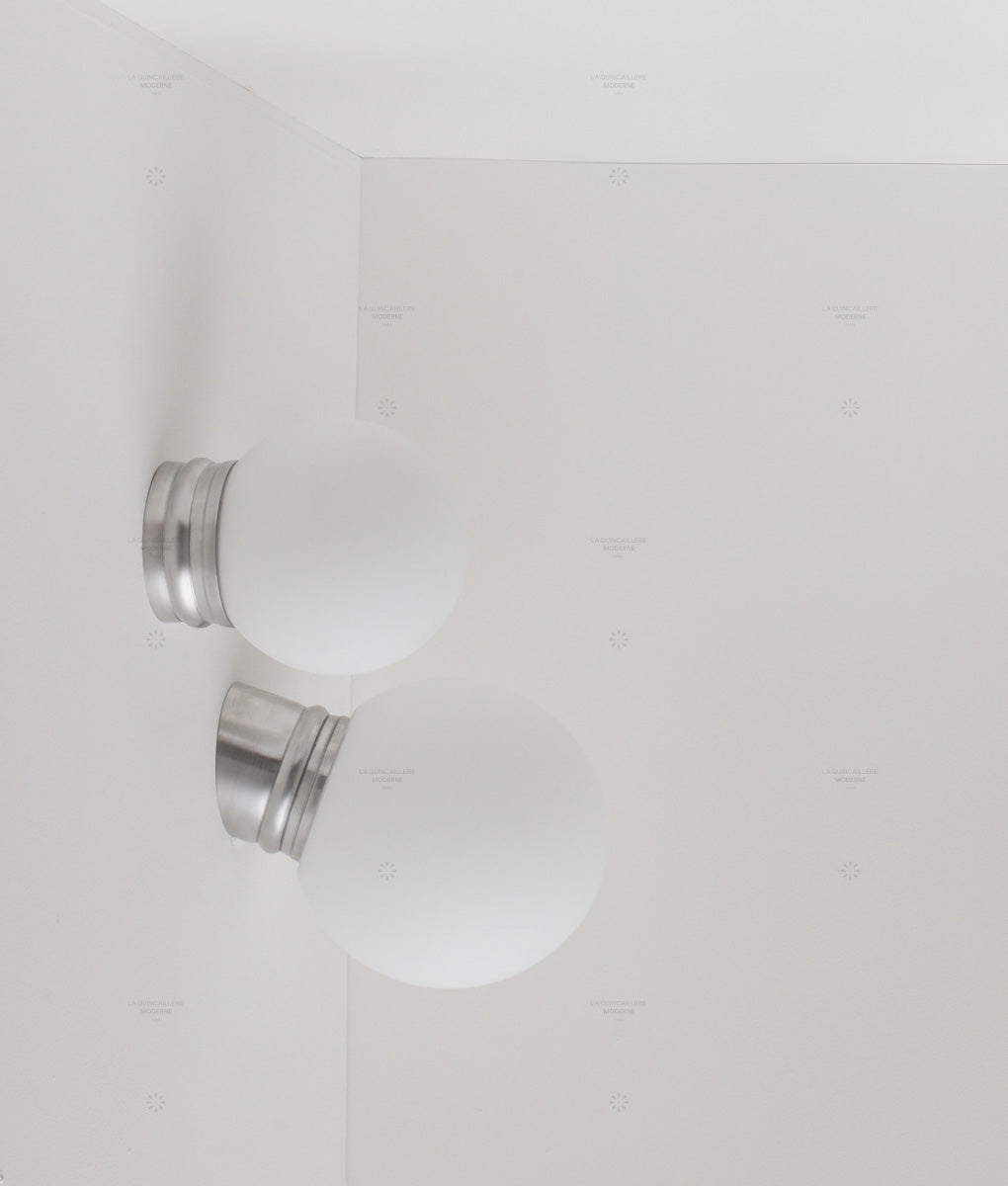 La Quincaillerie moderne - Applique / plafonnier "Odyssee", aluminium brossé, opaline blanche