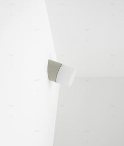 Applique "Punto" inclinée, verrerie opaline mate