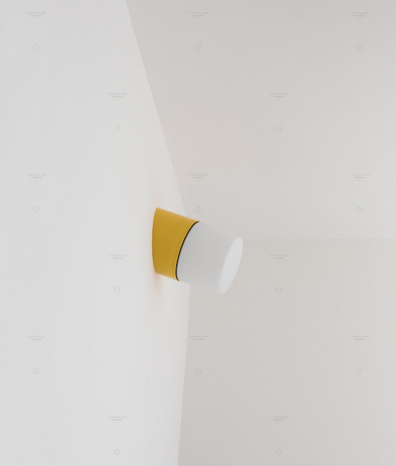 La Quincaillerie moderne - Applique / plafonnier "Punto", jaune tournesol opaline blanche mate