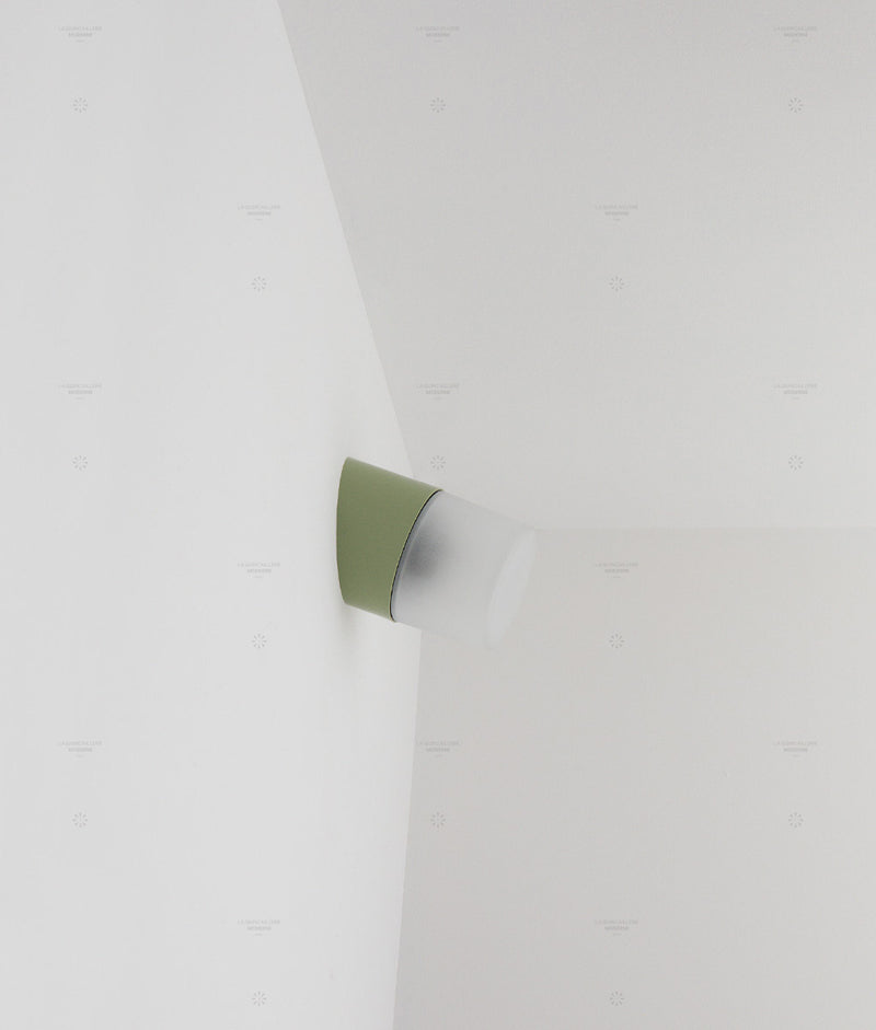 La Quincaillerie moderne - Applique / plafonnier "Punto", vertt sauge opaline transparente givrée