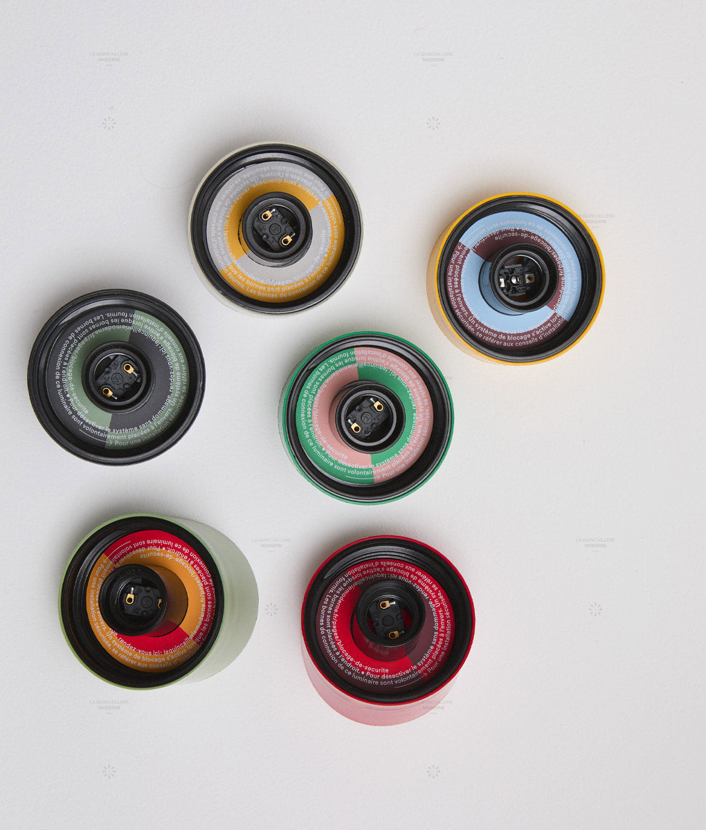 La Quincaillerie moderne - les appliques et plafonniers sont munis d'un système de blocage de sécurité - luminaires originaux, fabriqués en Europe et assemblés à Paris