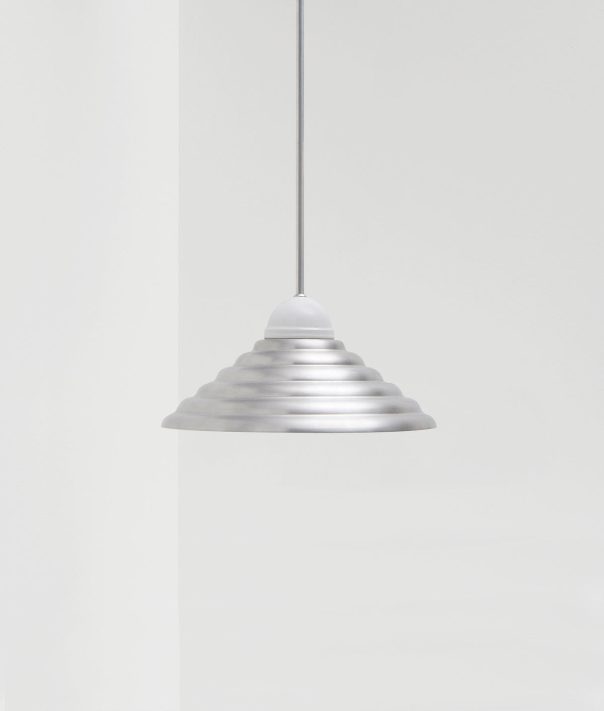 Lustre "Démodé" métal, abat-jour en aluminium cannelé