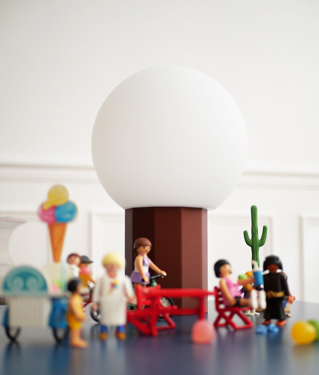 La Quincaillerie moderne - Lampe à poser "Colonnade", PLA recyclé verrerie opaline mate