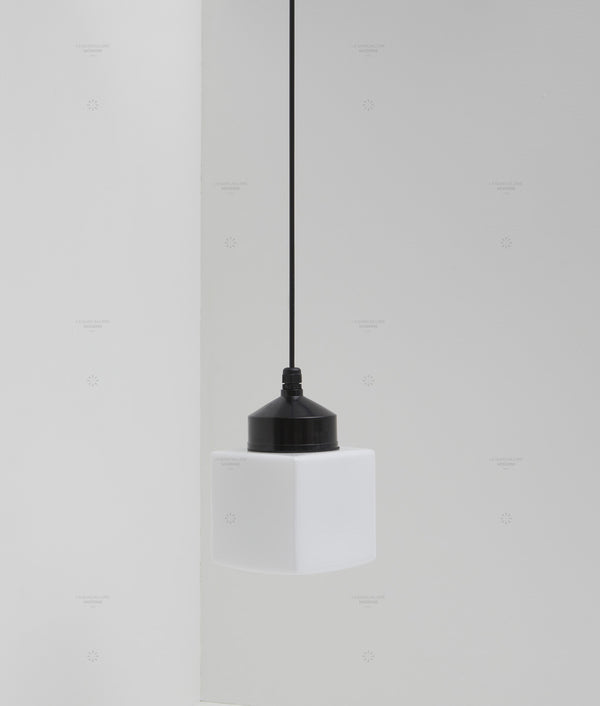 La Quincaillerie moderne - Suspension "Bauhaus", verrerie cube satinée