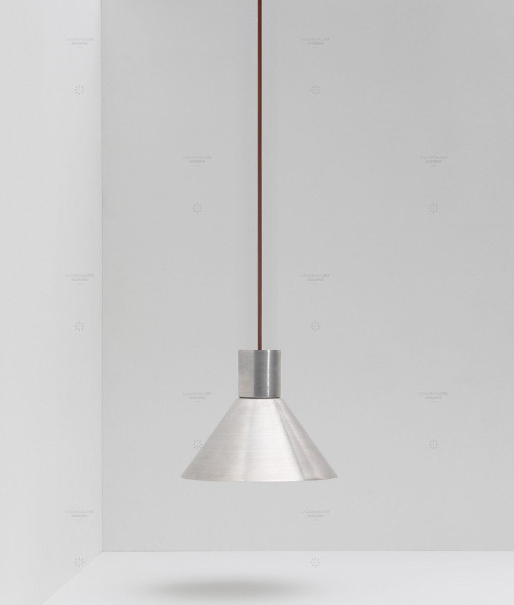 La Quincaillerie moderne- Suspension "Belle de nuit" conique en aluminium brossé