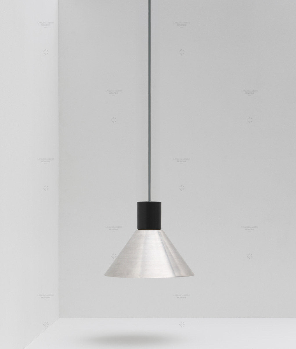 La Quincaillerie moderne- Suspension "Belle de nuit" conique en aluminium brossé