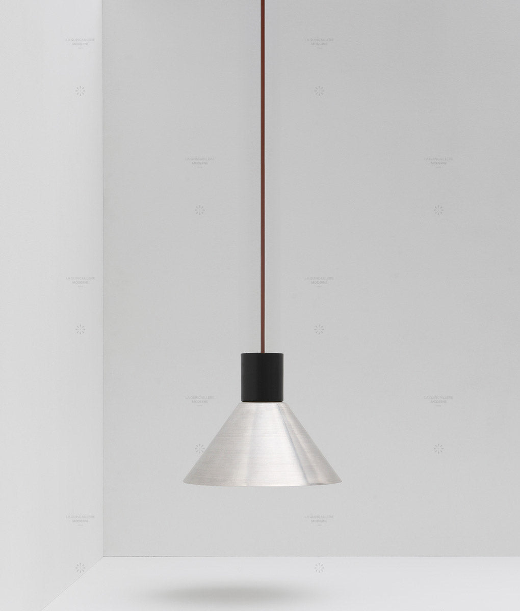 La Quincaillerie moderne- Suspension "Belle de nuit" conique en aluminium brossé