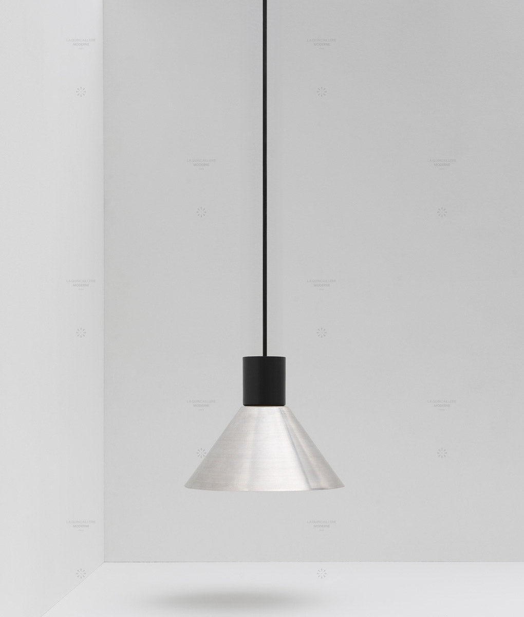 La Quincaillerie moderne- Suspension "Belle de nuit" conique en aluminium brossé