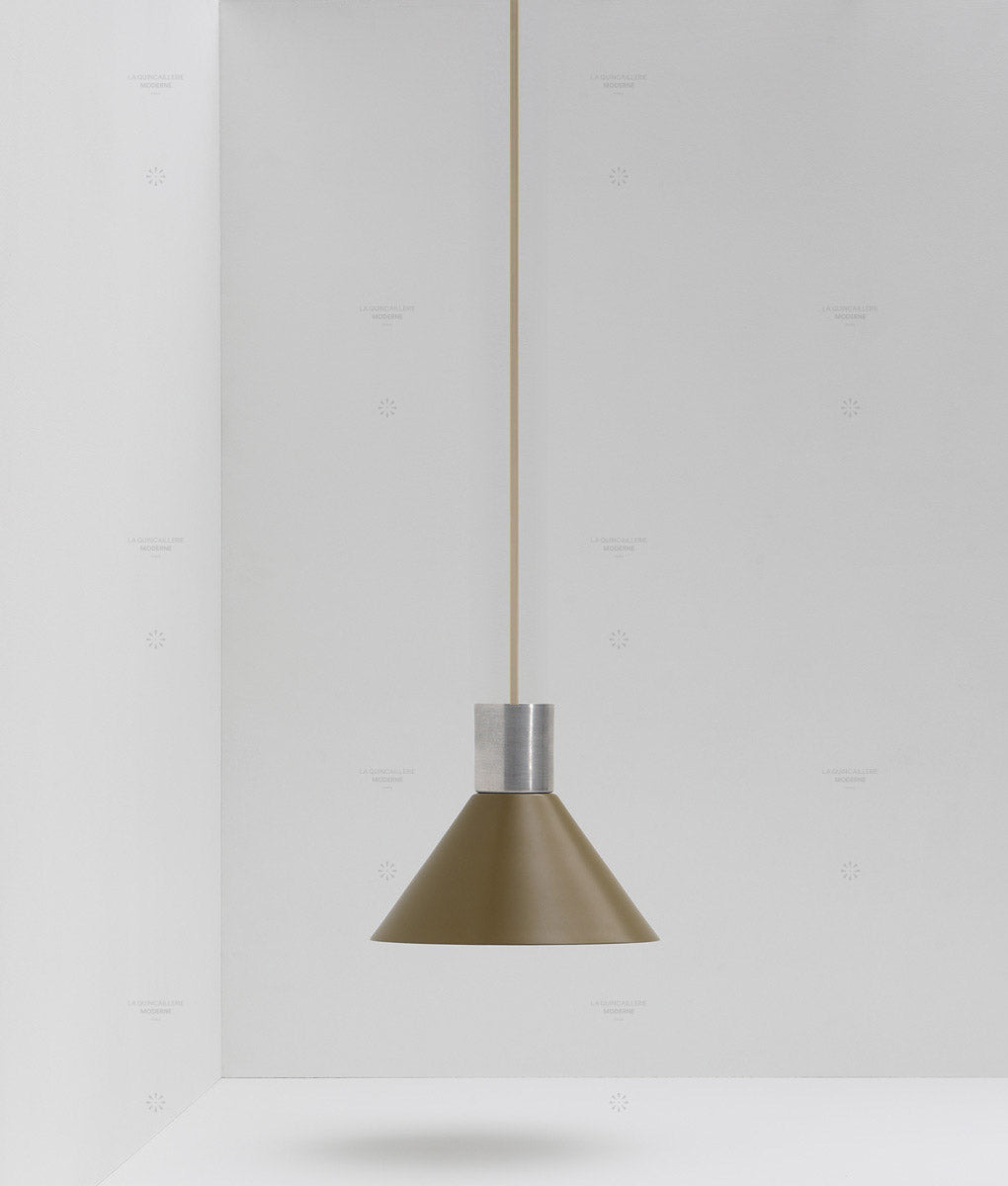 La Quincaillerie moderne- Suspension "Belle de nuit" conique en aluminium brossé et aluminium peint