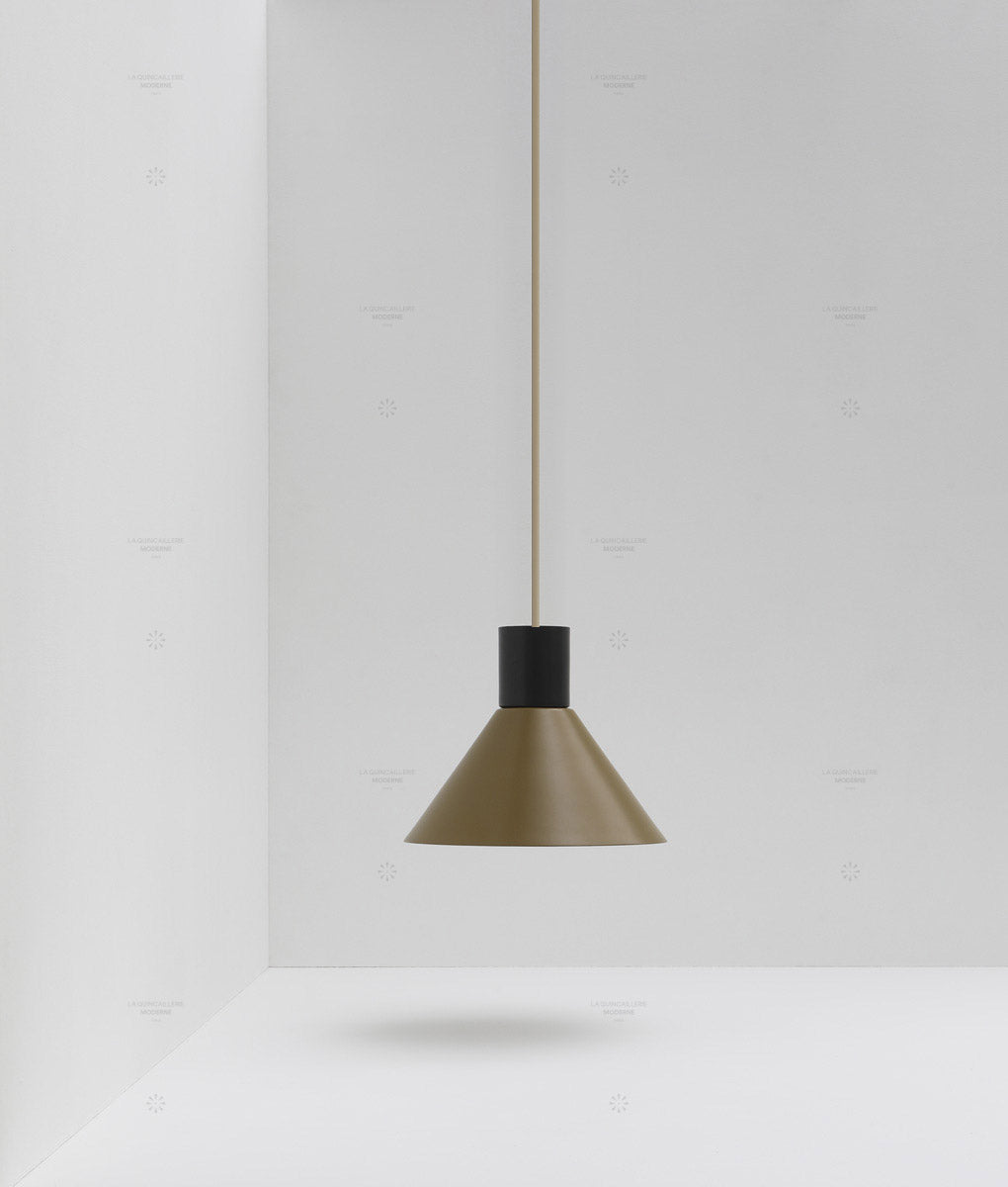 Suspension conique "Belle de nuit", brun mordoré et noir, câble crème - La Quincaillerie moderne